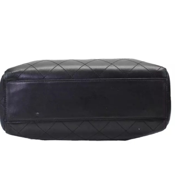 CHANEL CC TURNOLCK LAMBSKIN LEATHER TOTE - Picture 8 of 13